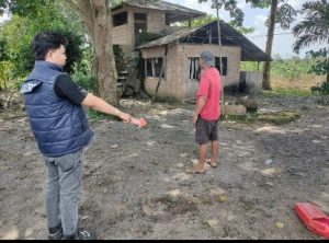 POLRES MESUJI CEK TKP PERKARA PENGANIAYAAN HS, SAKSI DAN PELAKU SUDAH DIPERIKSA.